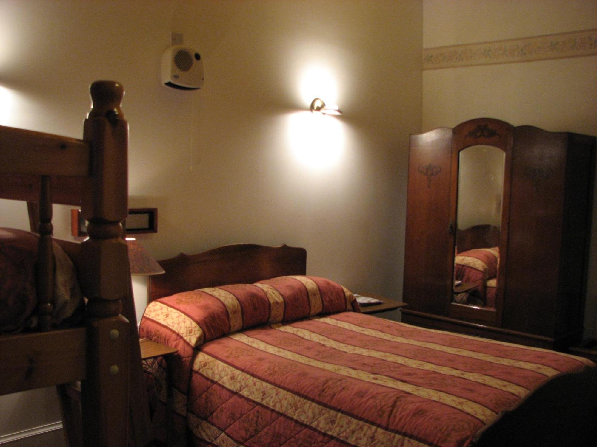 Lancaster Hotel 오반 외부 사진
