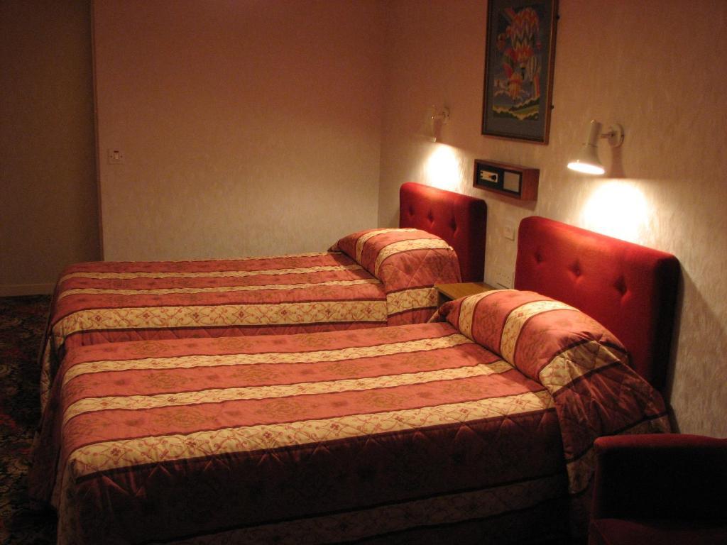 Lancaster Hotel 오반 객실 사진
